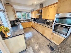 Kitchen- click for photo gallery